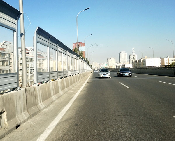南京城市快速路隔音屏安装
